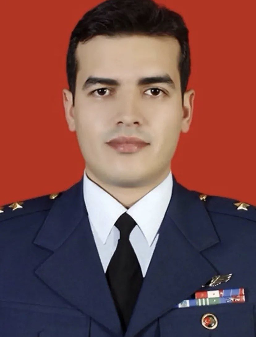 olumsuzsehitler's tweet photo. Nur yüzlü yiğitleri vatana kurban verdik.

Şehit Onur Özkaya. https://t.co/kUpH4oZaKm