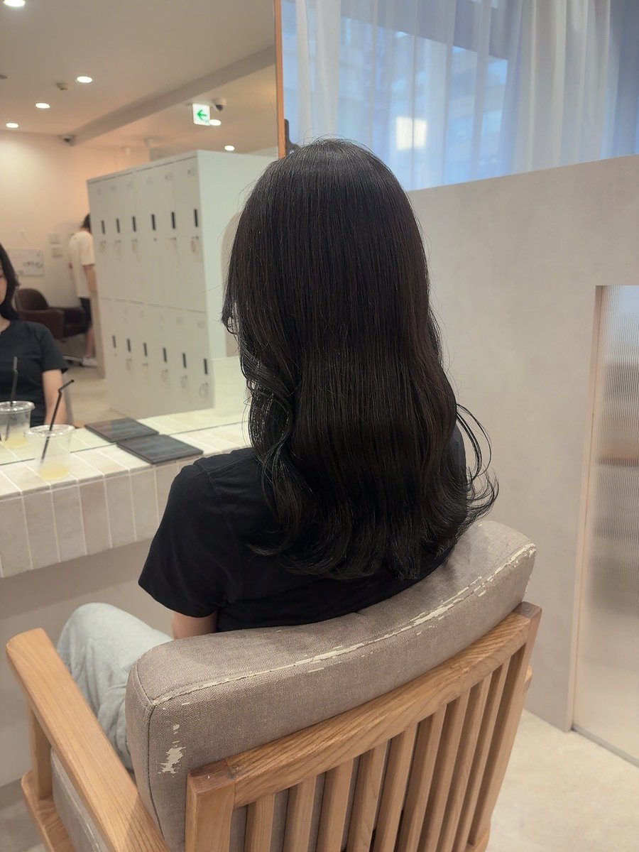 rinatanxx's tweet photo. 今回もカットとカラーとトリートメントを
lico×little札幌駅前店さん、改め
個室ヘアサロン Lily 札幌駅前さんで✨️

隣の人が気にならないの良いよね︎︎👍🏻

久しぶりに美容院行けたーー
前髪伸ばそうか悩み中🤔💭

皆様もお近くのlittle様へぜひ✨✨
(男性も大歓迎です✂️)

https://t.co/FCj2Aru9wk

#licolittle #lily