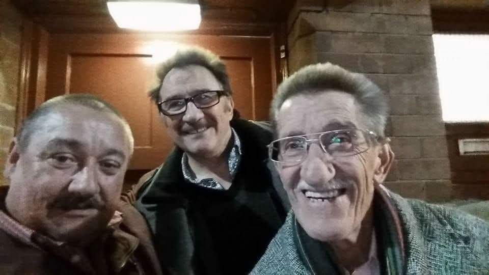 JohnChuckles's tweet photo. @PaulChuckle2 Thinking about you and your family Paul. Barry is so missed ❤️ https://t.co/Odico5nPJJ
