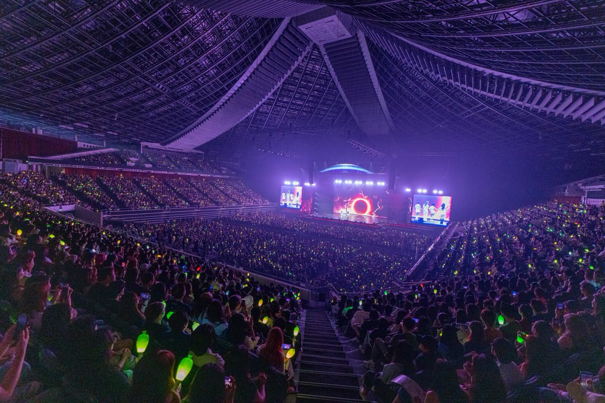 DragonKazoo77's tweet photo. 260803 📰 [KAvenyou] MAMAMOO 2026 WORLD TOUR 4WARD in SINGAPORE Felt Like A Reunion Between Old Friends

A review of the concert on 260731
🔗https://t.co/AL3rbJVZW8

#4WARD #SOLAR #솔라 #MOONBYUL #문별 #WHEEIN #휘인 #HWASA #화사 #MAMAMOO #마마무 https://t.co/e7Siow83RZ