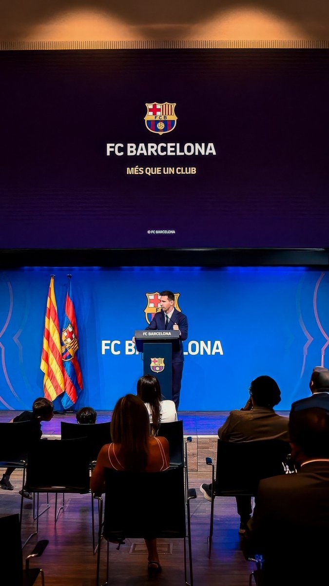 Harishsj16's tweet photo. Lionel Messi officially left FC Barcelona on August 5, 2021, after spending 21 years at the club 💔🥀
#messi #barcelona https://t.co/Axx0w3TYRA