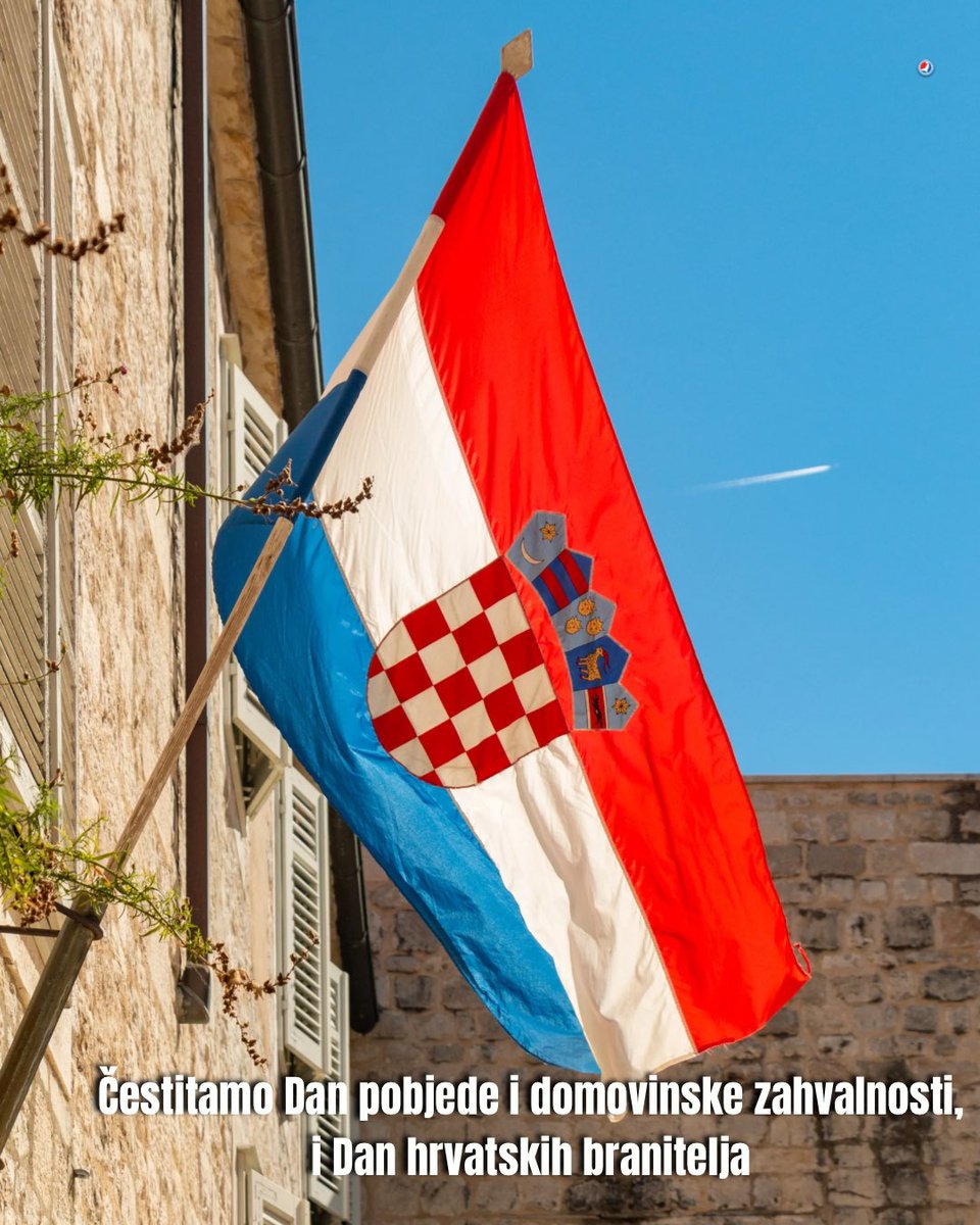 HRS_CHF's tweet photo. ...𝒓𝒆𝒄𝒊 𝒆𝒗𝒐 𝒔𝒗𝒆 𝒛𝒂 𝑯𝒓𝒗𝒂𝒕𝒔𝒌𝒖 🇭🇷❣️

Čuvajući uspomenu na povijesne trenutke, čestitamo Dan pobjede i domovinske zahvalnosti te Dan hrvatskih branitelja! 🙏🏼❤️

#crohandball https://t.co/aekByQHrvR