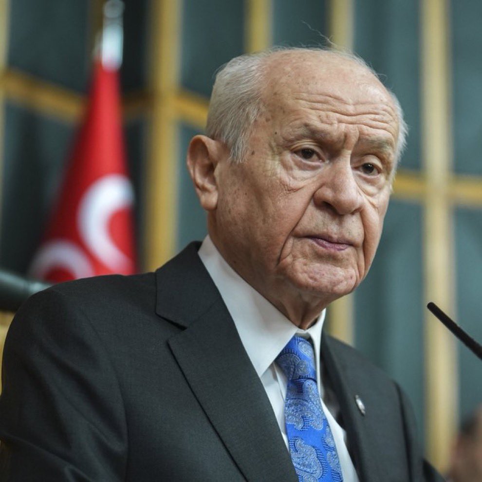 ajansmuhbir1923's tweet photo. #SonDakika | Devlet Bahçeli’den Çerçeve Yasa açıklaması:

“Öcalan umuda, Ahmetler göreve, Demirtaş evine dönmeli.” (Sözcü) https://t.co/FRBDDZ0ZfO