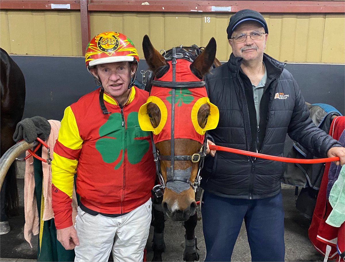 Bdtc150's tweet photo. 5yo KNOW THE SCORE (trained/driven by Glenn Bull) gets his first win in 2 years in the opener @Bdtc150 tonight. Congratulations RA Saville. https://t.co/cUBsGMxPqU