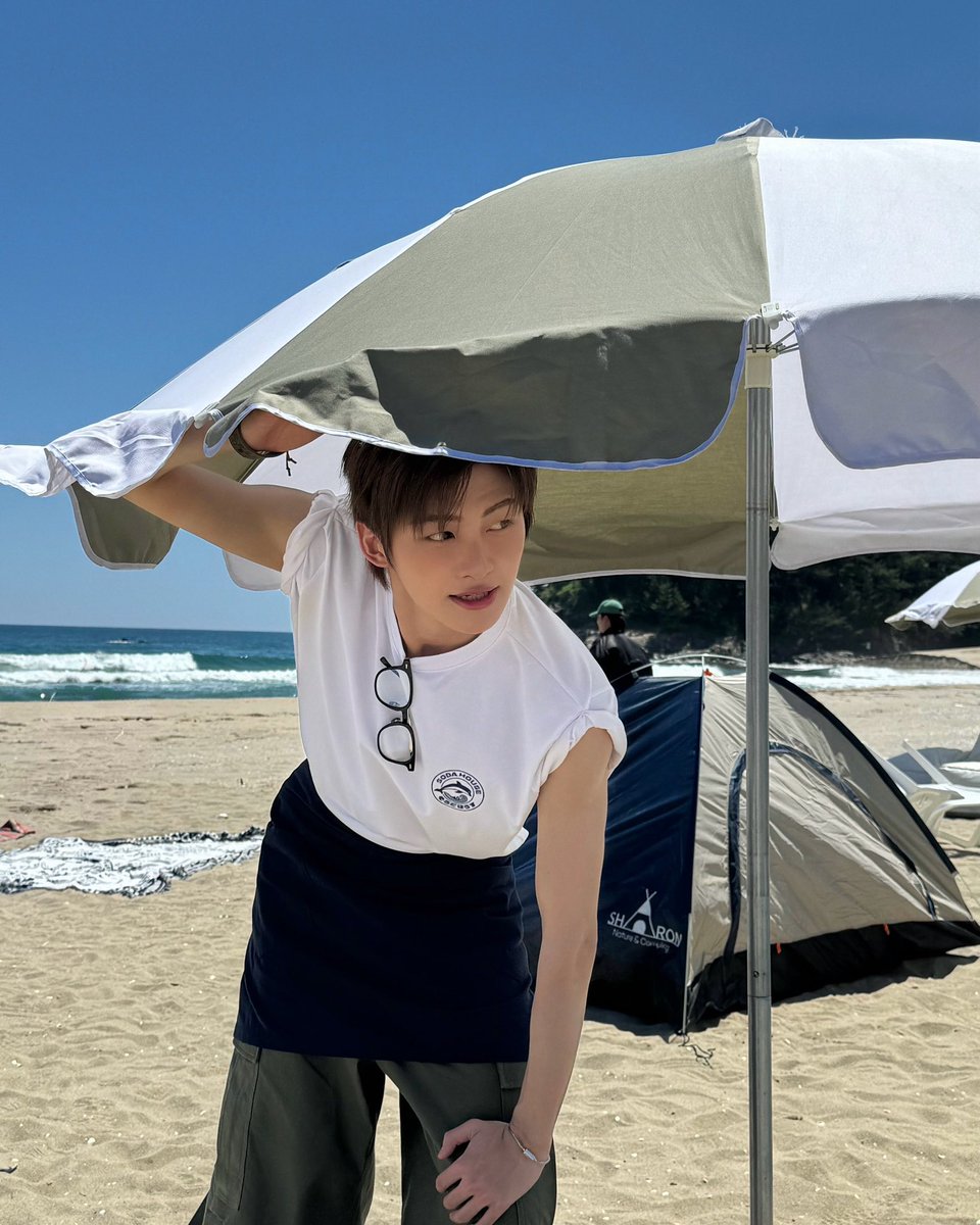 luvlu328's tweet photo. 지훈오빠 너무 잘생겼어요♡♡♡♡ ♡ https://t.co/fYG1K3pPTX