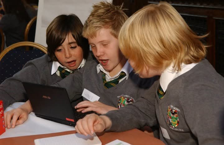 HullsEnterprise's tweet photo. Only three half months till #GEWUK we will be showcasing some memories from every November in the last 23 years of us hosting enterprise actives

In this series of photos are from 2010 with Malet Lambert pupils.

#GEWHull  #GEWMemories #EnterpriseSkills #YoungEntrepreneurs https://t.co/hAQdeixuWi