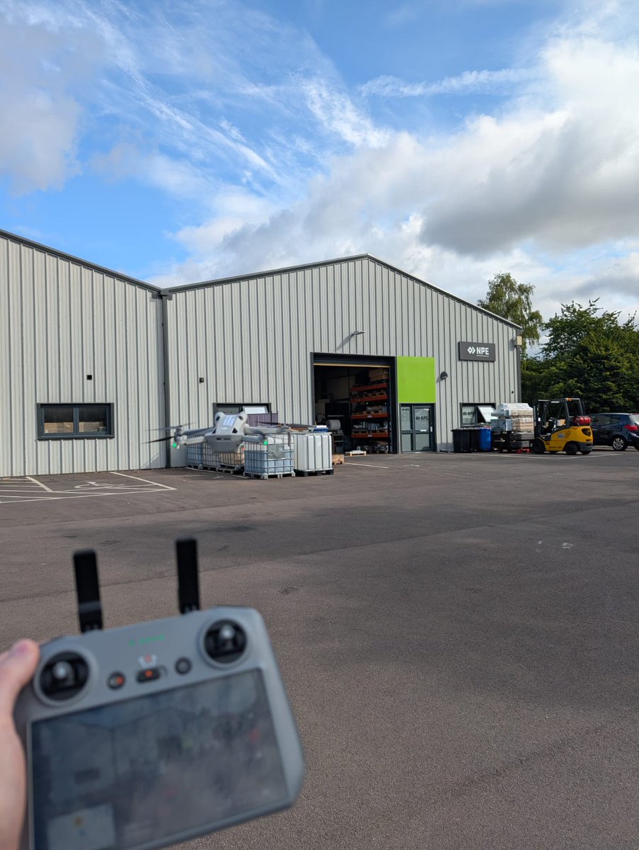 Marketing4Mfg's tweet photo. Hello Nerc Precision! 👋
And of course, it isn't an AMI #video shoot without a quick selfie with the sign outside the factory (especially when you designed the logo! 😏)
Some truly awesome #machining capabilities here, and a great team to work with!
#UKmfg #UKeng https://t.co/Tiu22Bglej
