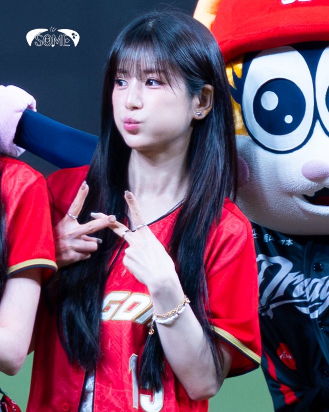 somehowilike91s's tweet photo. 260731 타이페이돔

복복복🫳

@Apinkpcr

#에이핑크 #apink
#chorong #박초롱 #朴初瓏 https://t.co/pKJSayws5w