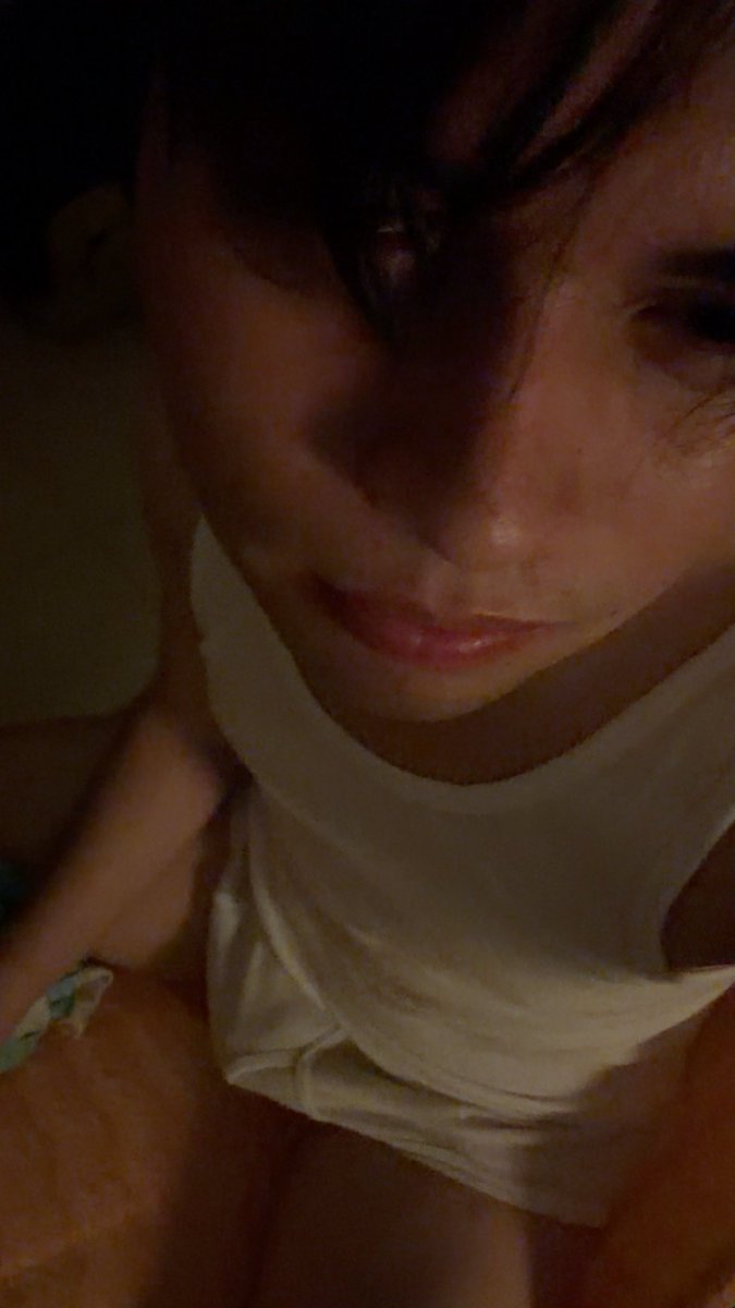 AlhexGzlez's tweet photo. A mimir? https://t.co/rQwMCNWOhZ