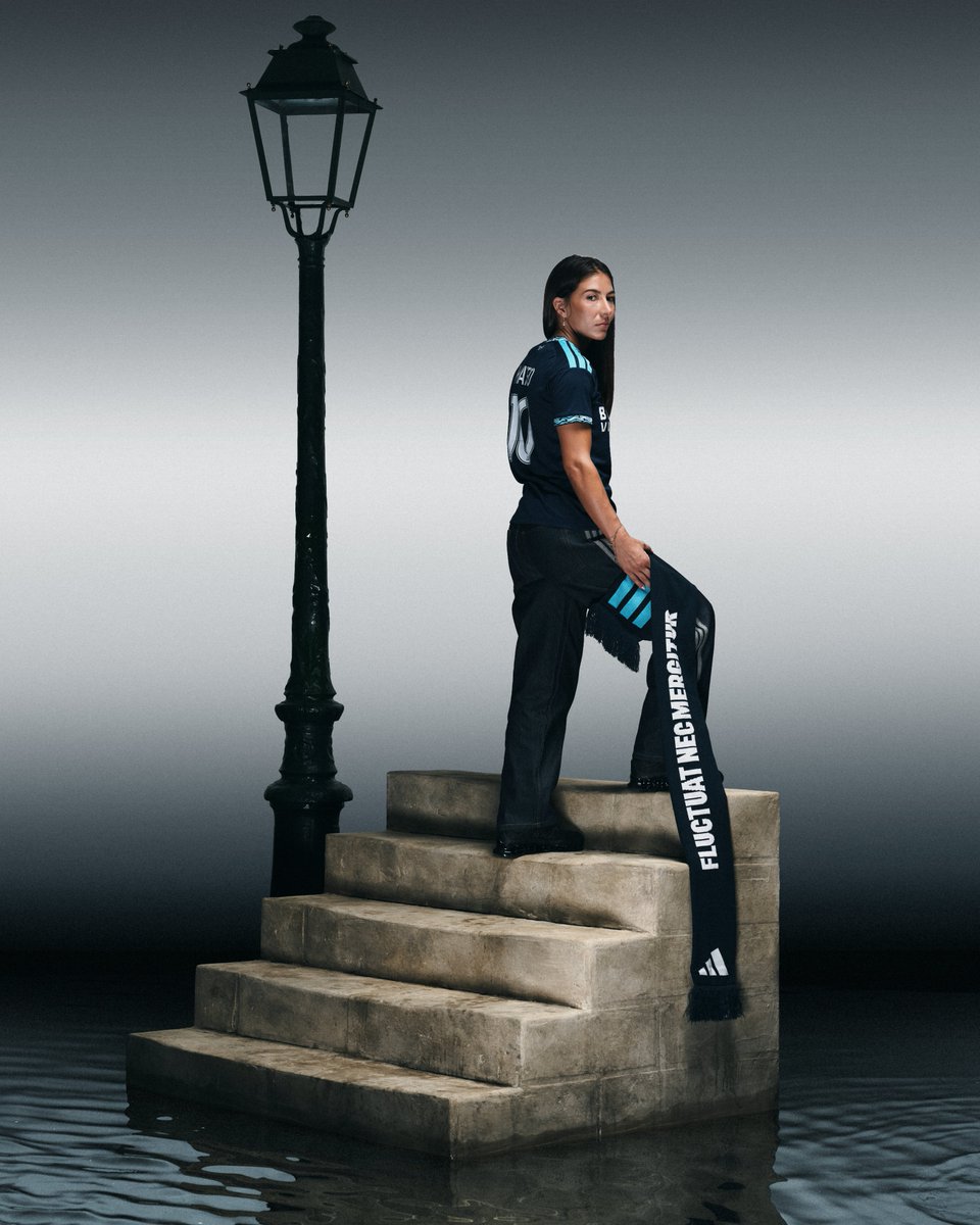 adidasFR's tweet photo. Le nouveau reflet de Paris. 💧 https://t.co/zk1fDRrfH2