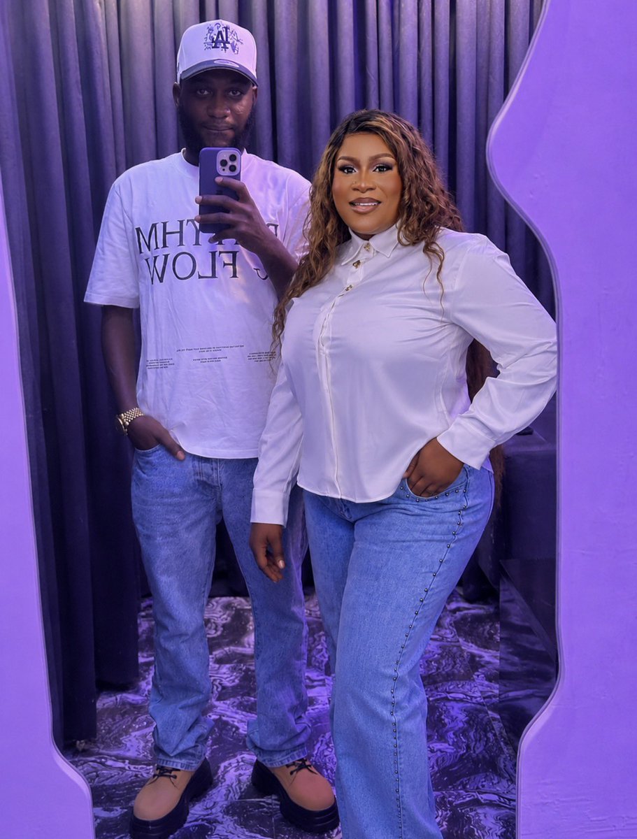 xquire147's tweet photo. Happy 9th wedding anniversary to us. 💍 ❤️ 

Then                                       Now https://t.co/MGLSn5xEaP