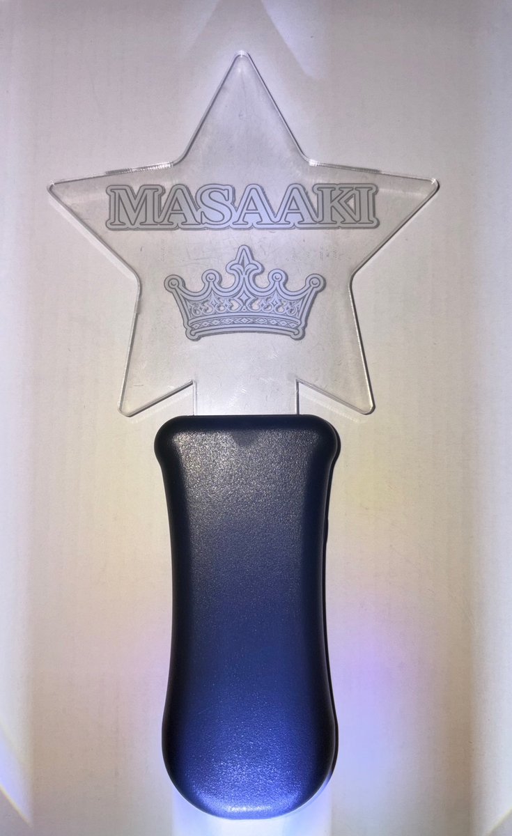 masaaki_mkleo's tweet photo. オンラインにて事前物販開始しました！
こちらは星形ペンライトです👑👿💙
(BASEサイトにて注意事項の確認をお願い致します！)

https://t.co/qqrKEQB73J https://t.co/UHQtXs809t