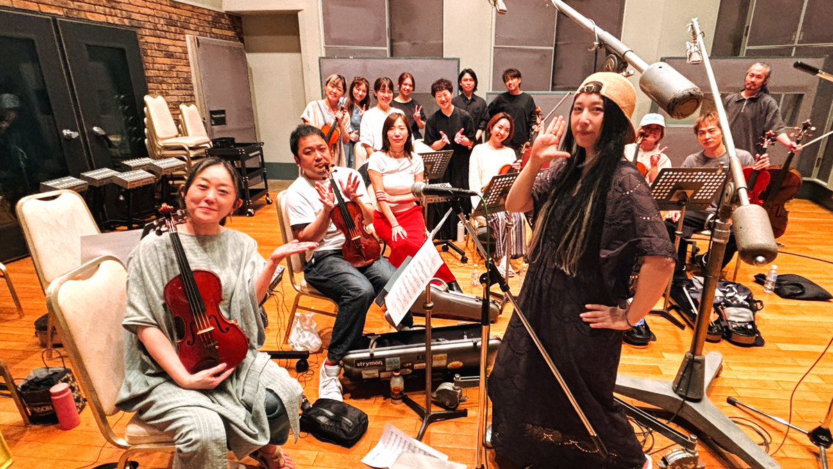 Tsuki_Amano's tweet photo. ストリングスダビング1日目終了しました🎻お疲れ様でした、明日もよろしくお願いします🙇🏻‍♀️
#リテイクベストアルバム25 https://t.co/34DUPB4rYs