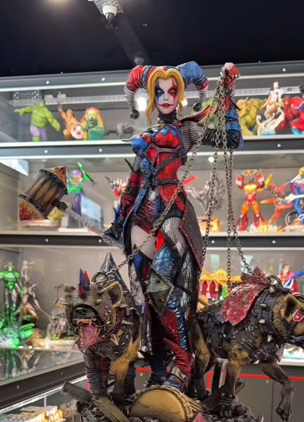 Lil_G_cosplay's tweet photo. Twinning with Harley's statue

(probably one of my most detailed cosplay builds)
#dc #harleyquinn #cosplayㅤㅤㅤㅤㅤㅤㅤ https://t.co/INw9H4UPFY