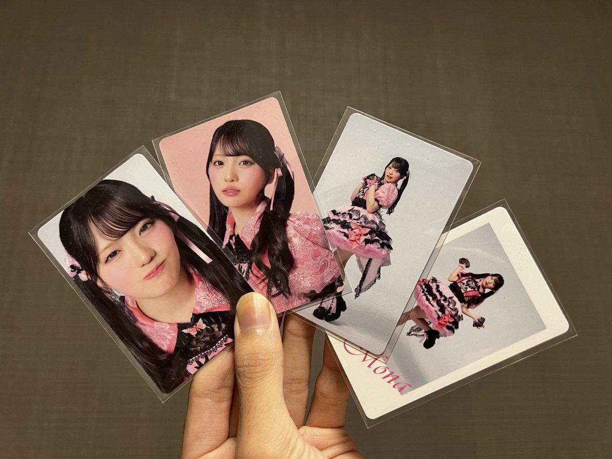 oshi_just_win's tweet photo. 【トレカ交換希望】

譲: 写真のみうもかのサイン入りトレカ🤍🩵

求: 同トレカのもな単体のサイン入りトレカ🩷
写真の左のもなちゃん2枚を優先的に交換させて欲しいです

受け渡し方法 
どこかの現場で手渡しor郵送

 #ファントムシータ
 #ふぁんとむらんど
 #ファントムシータ交換 https://t.co/l2Dz0XIpZw