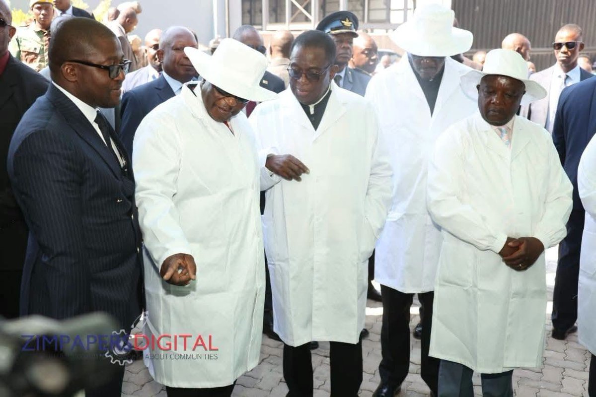 ZTNPrime's tweet photo. President Mnangagwa, accompanied by Vice Presidents Dr Constantino Chiwenga and Dr Kembo Mohadi, has toured and commissioned the Davipel Headquarters in the Sunway City Special Economic Zone.

#GetThePicture #Zimbabwe 📷: Believe Nyakudjara https://t.co/UpFzMDIeCt