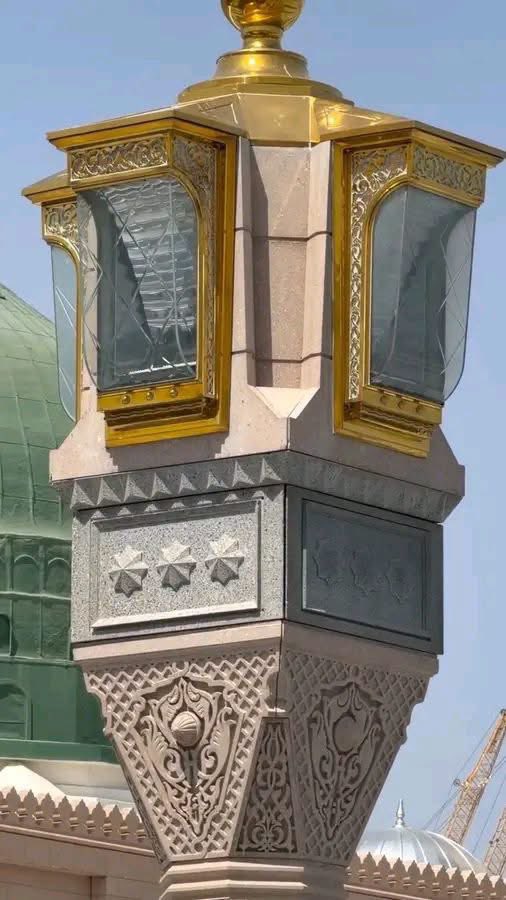 SeerahOfRasool's tweet photo. When humanity comes to Prophet Muhammad ﷺ seeking the Great Intercession, he will not immediately make his request.

Instead, He ﷺ   will first prostrate before Allah swt beneath the Throne.

This teaches us a profound lesson: The Prophet ﷺ will humble himself before his Lord https://t.co/8mQk2eADbN