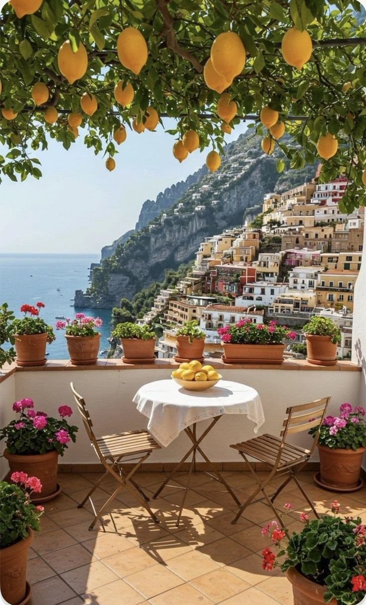 NaturalWorld515's tweet photo. Positano,italy https://t.co/oxhtWzpB4w