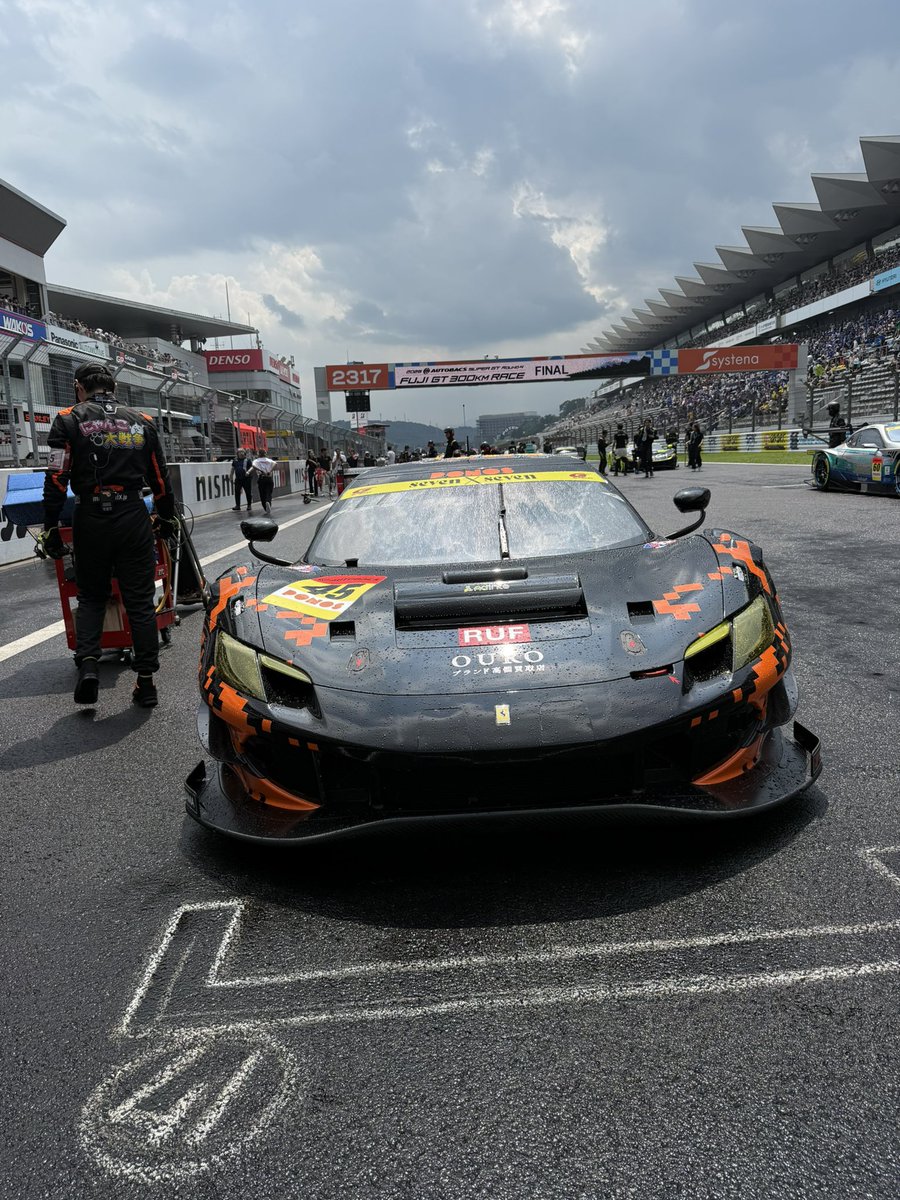 harunaozaki0518's tweet photo. Rd.4 Fuji International Speed Way🏎️🗻☀️

決勝は表彰台に一歩届かず、悔しい結果となりましたが、チームとして大きく前に進む事ができた週末だったと思います❤️‍🔥

初めてのポールグリッド、とてもいい景色でした😌

#supergt 
#ponosracing 
#びっくりポール https://t.co/JcohuNmVYs