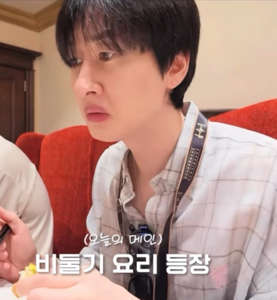 tokki_jinnhae's tweet photo. i recognise this expression too damn well HAHAHAHAHAH 😂😂 https://t.co/TAKgrXK8GY
