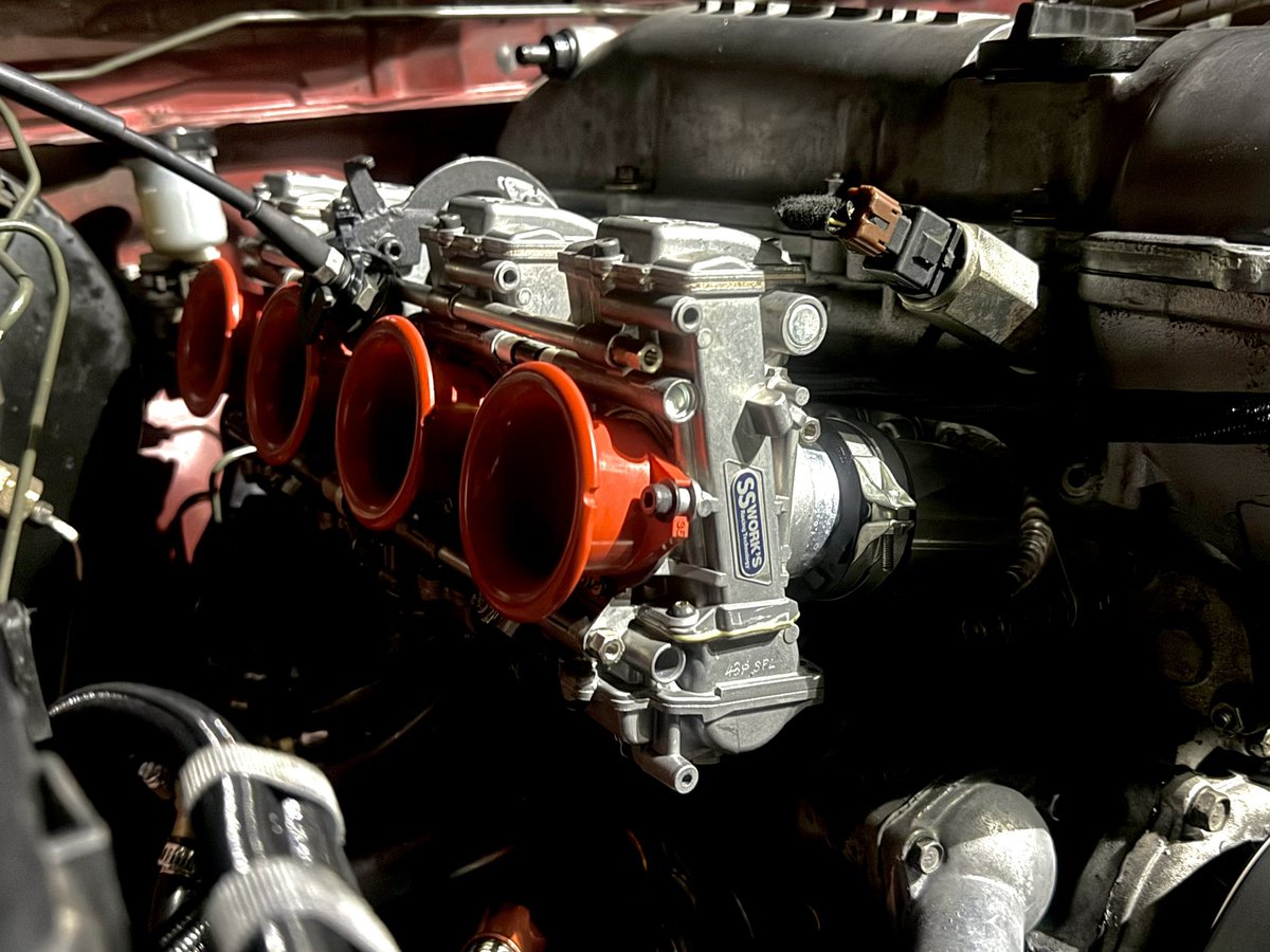 42018llm's tweet photo. セッティングはまだまだだけど
とりあえず完成👌

シルビア SR20DE

FCR41Φ 改
SSWORKS製 43Φ https://t.co/kYS1mxSMXI