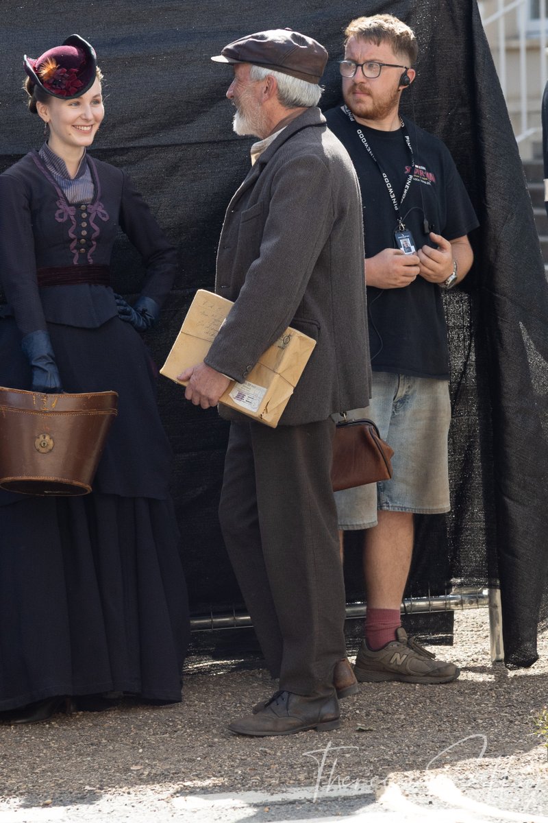 SnapCliicks's tweet photo. How fortunate to spot Guy Richie, Max Iorns and Sophie Skelton in one afternoon :) #youngsherlock #filmset @PrimeVideo https://t.co/fd6mmBweTX