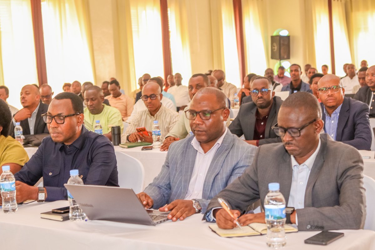RwandaElections's tweet photo. Bijyanye n'imyiteguro y'amatora y'abayobozi b'inzego z'imitegekere y'igihugu zegerejwe abaturage, uyu munsi   #NEC yahuye n'abafatanyabikorwa  mu Ntara ya @RwandaEast  baganira ku ruhare rwa buri wese mu migendekere myiza y'ayo matora.  Ni gahunda izakomereza mu ntara zose. https://t.co/gqaW75P9zU