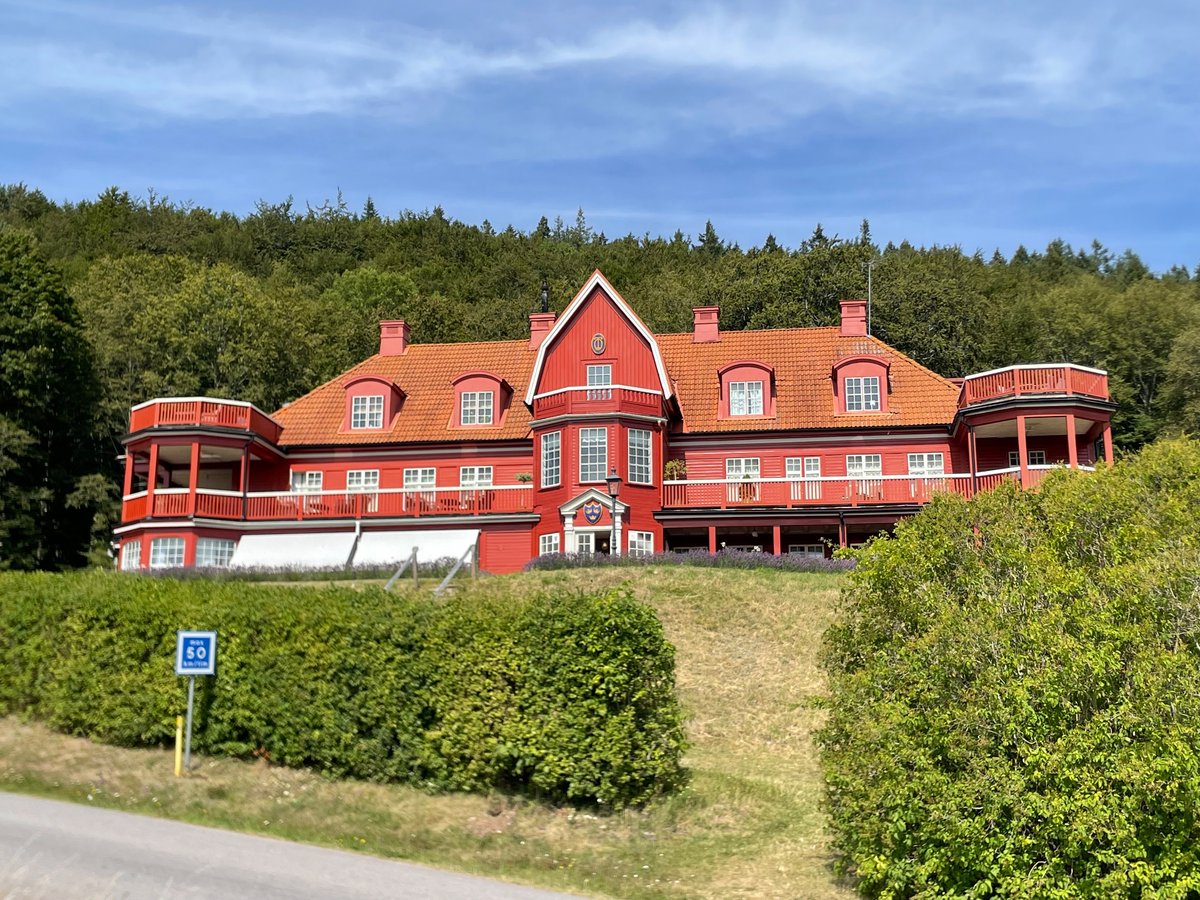 NiklasKrantz5's tweet photo. @AStrinnholm Inte ens en timme bort från Linköping finns detta vackra hotell. Något för dig, som gillar stil och klass? Bilderna tog jag i går. https://t.co/PTzEsntlp7