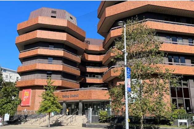 ealingtodaycouk's tweet photo. Ofsted Raises Concerns Over Safeguarding in Ealing
Council promises action after 'significant gaps' found in children's services https://t.co/RS65Vbp0gY https://t.co/QsQwoh7Ezn