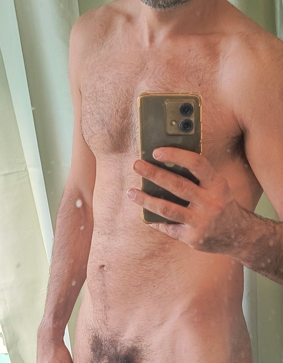 NobodyAnyone2's tweet photo. Seamos sinceros.... Con pelos o depilados?

Be honest… Bush or shaved? https://t.co/WW7zbJXEY0