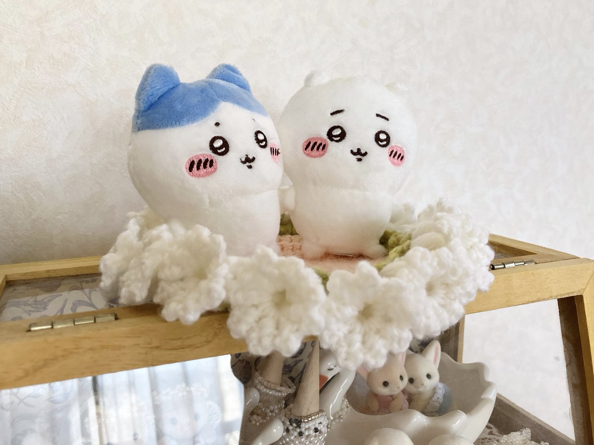 ______oiio's tweet photo. とっても可愛い手作りのブーケコースターをいただいたので早速飾りました💐 https://t.co/5E4qrF3zXL