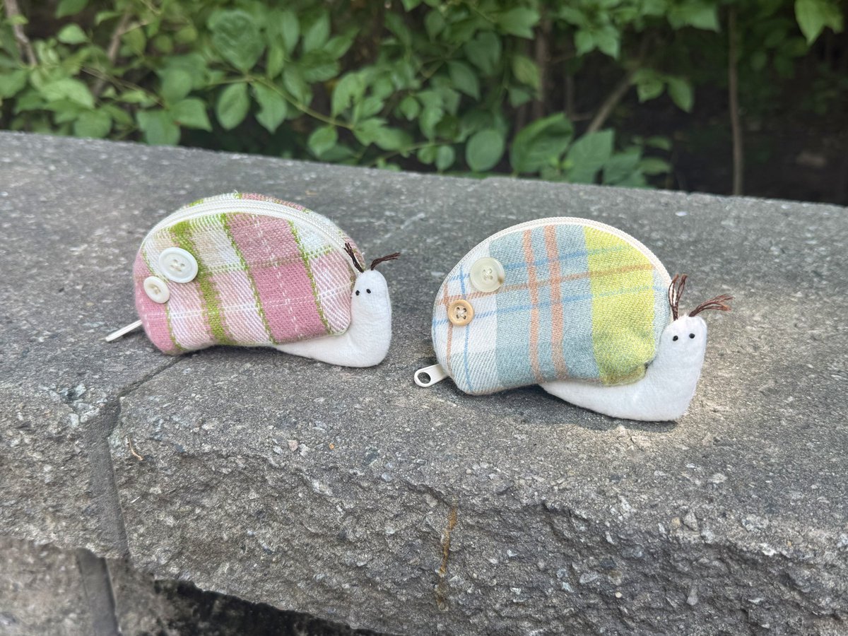undertheturtle1's tweet photo. 느릿 . . 느릿 . . 🐌
달팽이집 파우치 분양합니다 .ᐟ .ᐟ

기간 : 8/5 ~ 8/15 23 : 59 까지

#rt 1분께 달팽이집 파우치를 보내드려요

선주문 후제작 방식으로 자세한 내용은
아래 링크에서 확인해주세요 

🔗 : https://t.co/pGybsUyDxY https://t.co/1d8sjEVCVl