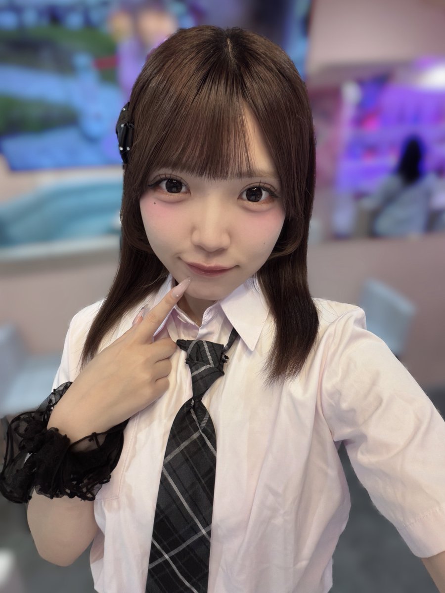 ruka_oshiose's tweet photo. 今日顔が薄すぎる https://t.co/zyr6WSzum3