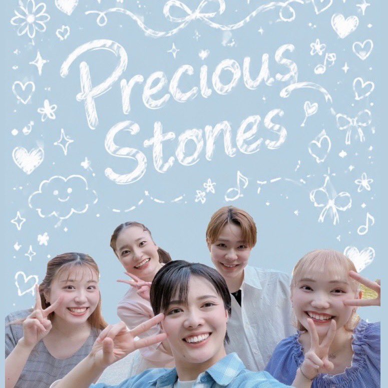 oskrevue's tweet photo. 初日まで2週間を切りました❣️
Precious Stones ‼︎

皆様いかがお過ごしでしょうか☺️
私たちは日々お稽古に励んでおります✨

✨メンバー紹介✨
本当の最後は、#知颯かなで さんです🐶

愛のあるご指導をしてくださる、とても温かい方です💎✨

お稽古場でも一人ひとりに寄り添いながらチームを引っ張ってくださる知颯さんと、この作品をお届けできることをとても幸せに思っています☺️💚

5人で心を一つに、皆様に素敵な時間をお届けできるようお稽古に励んで参ります❤️‍🔥
ぜひ劇場でご覧いただけると嬉しいです💐

（真織🐣・ひより🌱・妃🌷・美嶌⛄️)

#OSK日本歌劇団
#PreciousStones
#Brooklynparlor