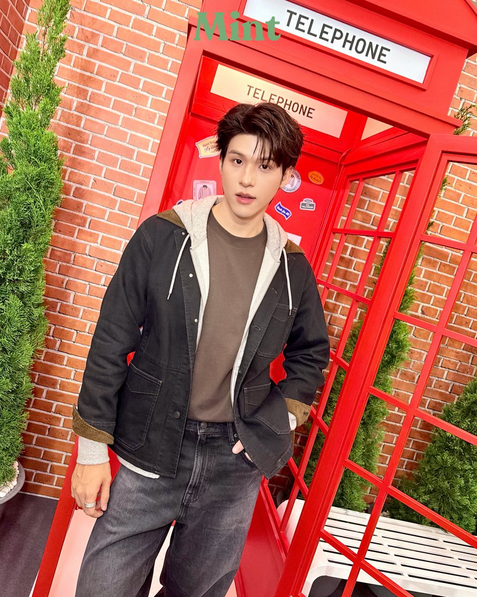 mintmag_th's tweet photo. ท้องฟ้าที่หล่อมาก! #MintReports สแนปภาพลุคคูลของหนุ่ม ‘สกาย’ @skywongraveee ภายในงานเปิดตัวคอลเล็กชั่นใหม่ UNIQLO 2026 FALL&amp;WINTER COLLECTION PREVIEW ที่จัดขึ้น ณ โรงแรมดุสิตธานี กรุงเทพฯ พร้อมมิกซ์แอนด์แมตช์ลุคไปกับไอเท็มชิ้นสวย💚

#skywongravee
#UniqloThailand 
#MintMagTH https://t.co/czVhOaghRJ