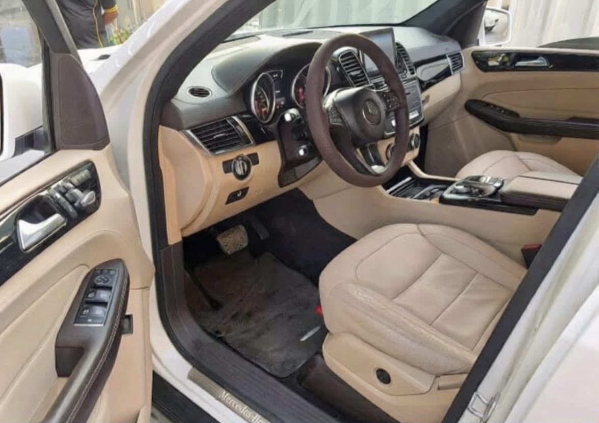 Diylonfleet's tweet photo. 2016 GLE 400 (GCC Specs) 

Luxury. Power. Presence.

💰 ₦32 Million

A premium SUV at an attractive price.

https://t.co/eyqKAqDVa4 https://t.co/LThTp0VylP