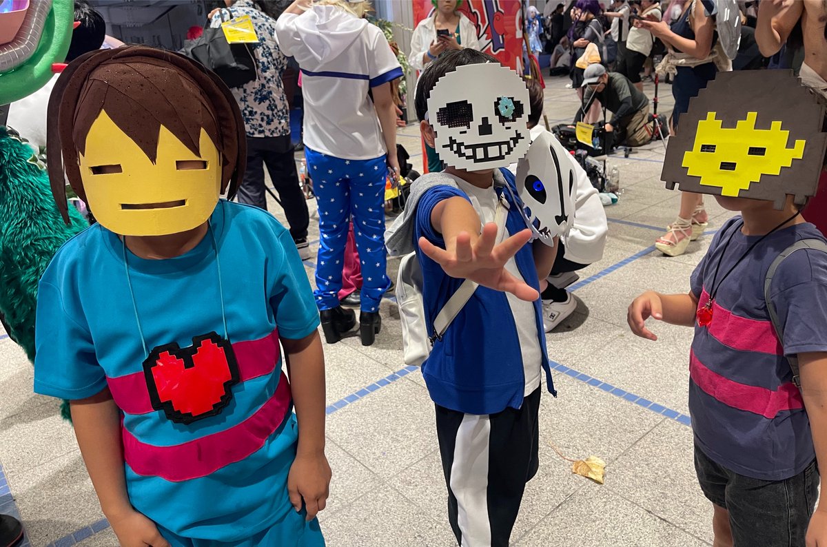 _PowaWan's tweet photo. 家族みんなでアンテのコスしてるの素敵すぎませんか⁈私達親子も一緒に撮影させてもらいました。

テンション上がった❣️

#コスサミ #コスサミ2026 
#コスプレサミット2026 https://t.co/n4KKU3ZRRP