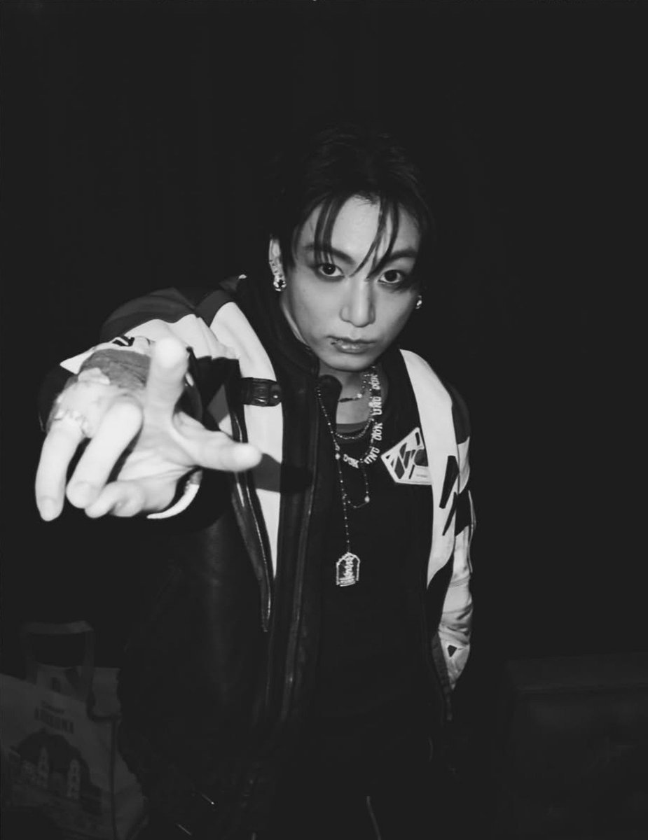 vantaeskie's tweet photo. 😚 https://t.co/y2R3LMJY5r