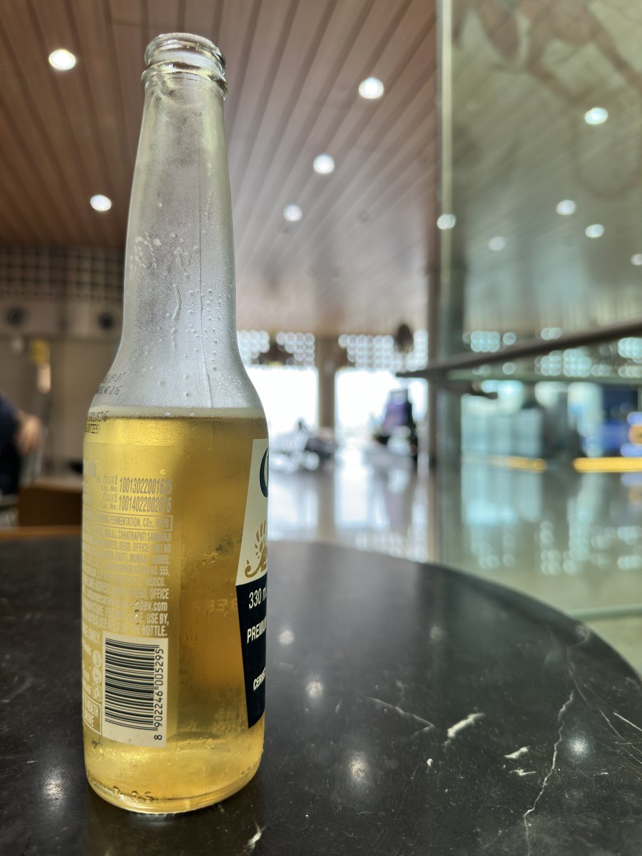 Swamii_says's tweet photo. Chalo chalein…. 🍻 ✈️ https://t.co/fV6r8NEgfZ