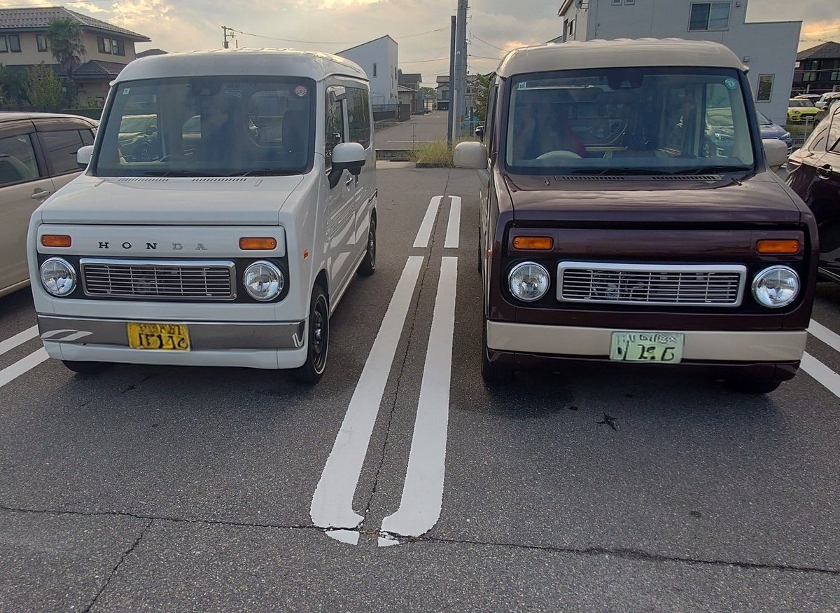 keiver2011's tweet photo. こないだバスに乗ってたらこちらの白いポケットバンを再び見かけました
#ポケットバン 
#モデストカーズ https://t.co/bCDbjxEusY