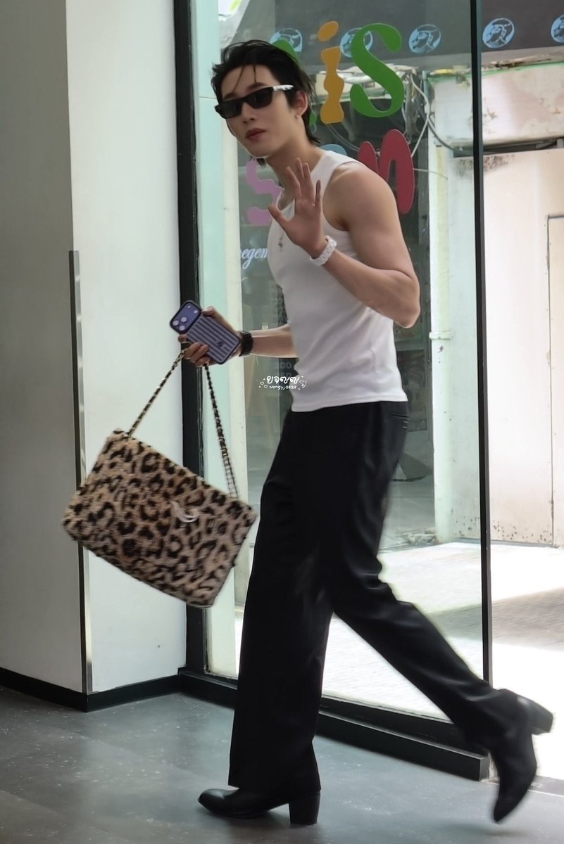 sercodef's tweet photo. ใครเข้าใจ https://t.co/lHHLO3SKYd
