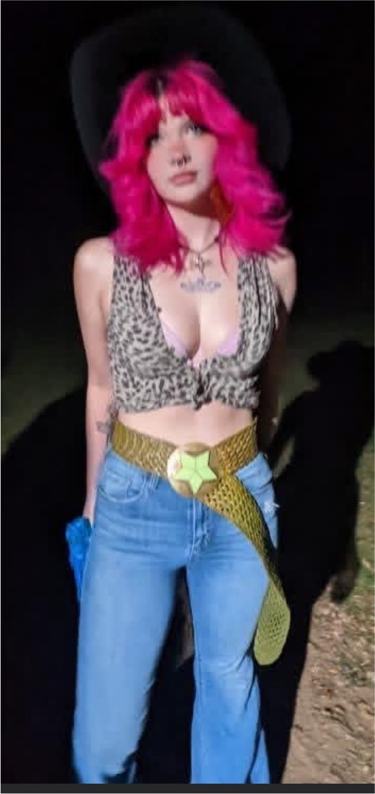 GODDESSGAL9's tweet photo. I made this pathetic cuck @Fgfdfeuj delete the pics of his crush Alura and now he’s buying the pics from me like a good boy 🤭
#wankchat #findom #catfish #feargasm https://t.co/ItuAqg80al