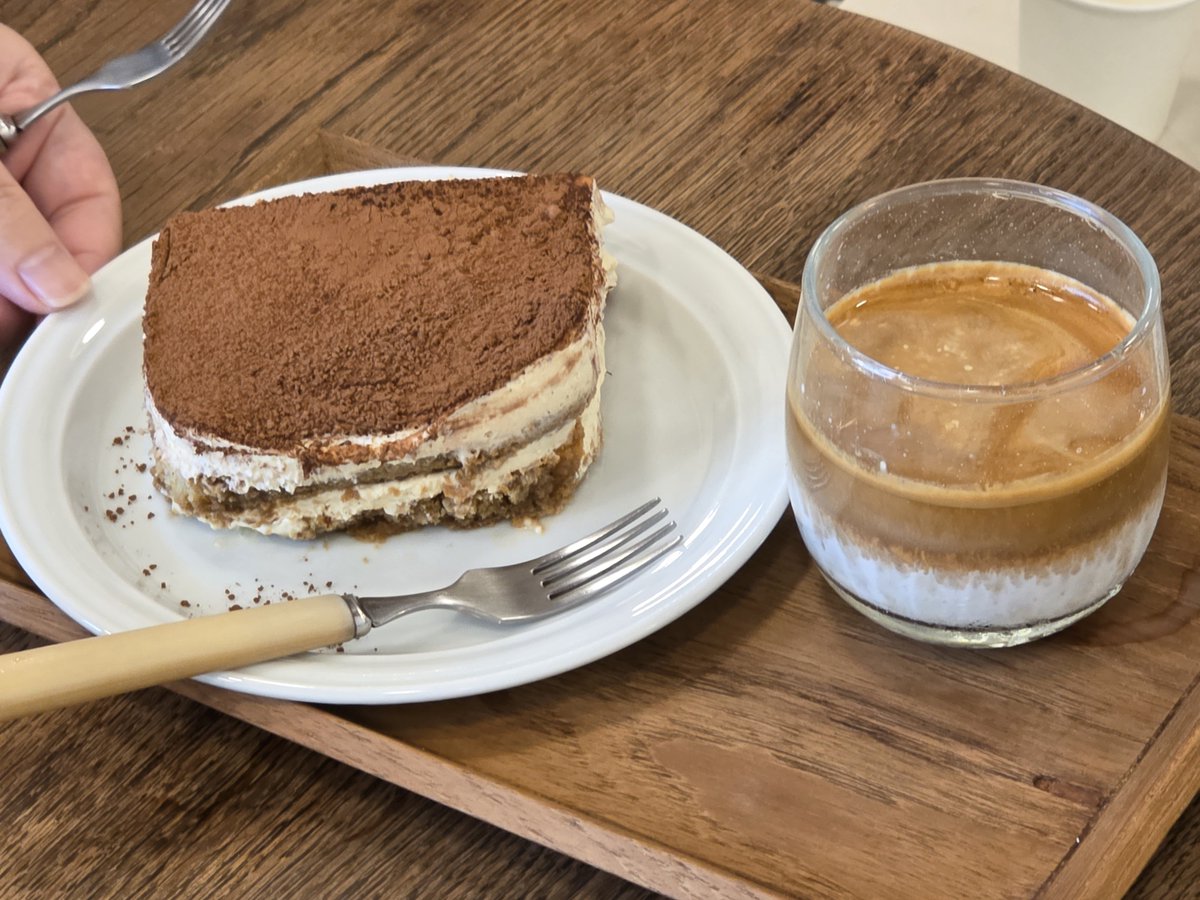 geegissss's tweet photo. คาเฟ่เชียงใหม่ที่เราแนะนำ
- Taste Cafe กาแฟเริ่ดๆ
- Fimue (ฝีมือ) - Tiramisu อร่อยมัก
- Wynn &amp; Time - Matcha เริ่ดๆ
- Blue Coffee - คาเฟ่สาขาใหม่แนะนำมาถ่ายรูปได้เลย

#รีวิวเชียงใหม่ #กินตามชูก้า https://t.co/lIMgSYUQep