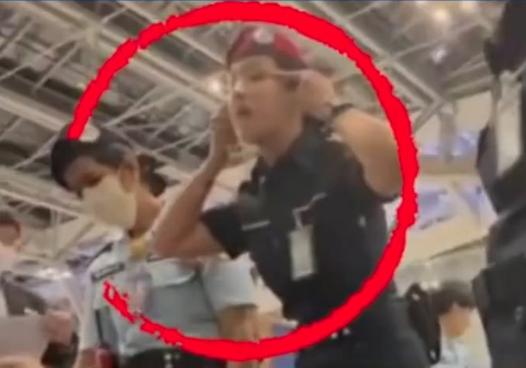 MolyEden's tweet photo. @whiteTony99 这里是微笑之国吗？我觉得这里更像是一���充满歧视和欺骗的地方。 https://t.co/QWyJgv5pY3
