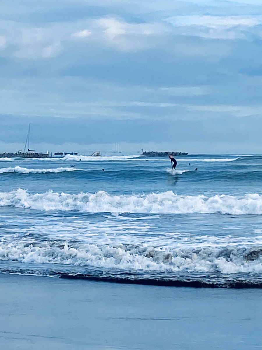 RIK27626781's tweet photo. 台風の影響で波きてます
いい波🌊 https://t.co/Bc4CERRUDj