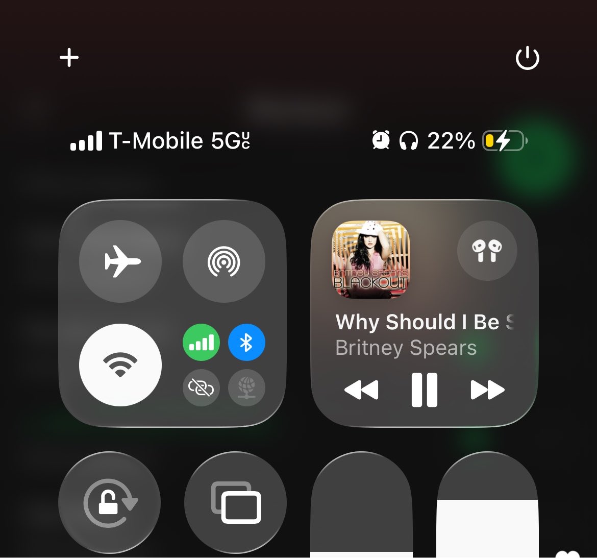 swagpeepee's tweet photo. headphones on https://t.co/rL8cJqsiu5