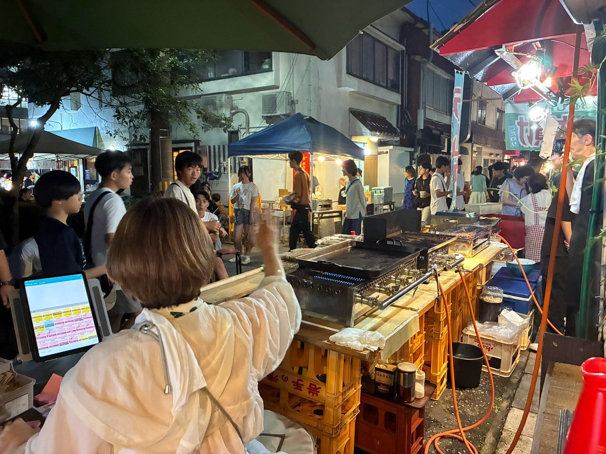 odecodecodeko's tweet photo. グラシアス盛岡！さんさ祭り！
毎夜売り子をがんばり身体中痛いけども、クライアントさんが「この仕事は盛岡から帰ってきてからでいいからねー！」と言ってくれてたのが諸々あるので、明日から通常モードで猛烈に仕事する💪 https://t.co/2ZQ7vJ33YC