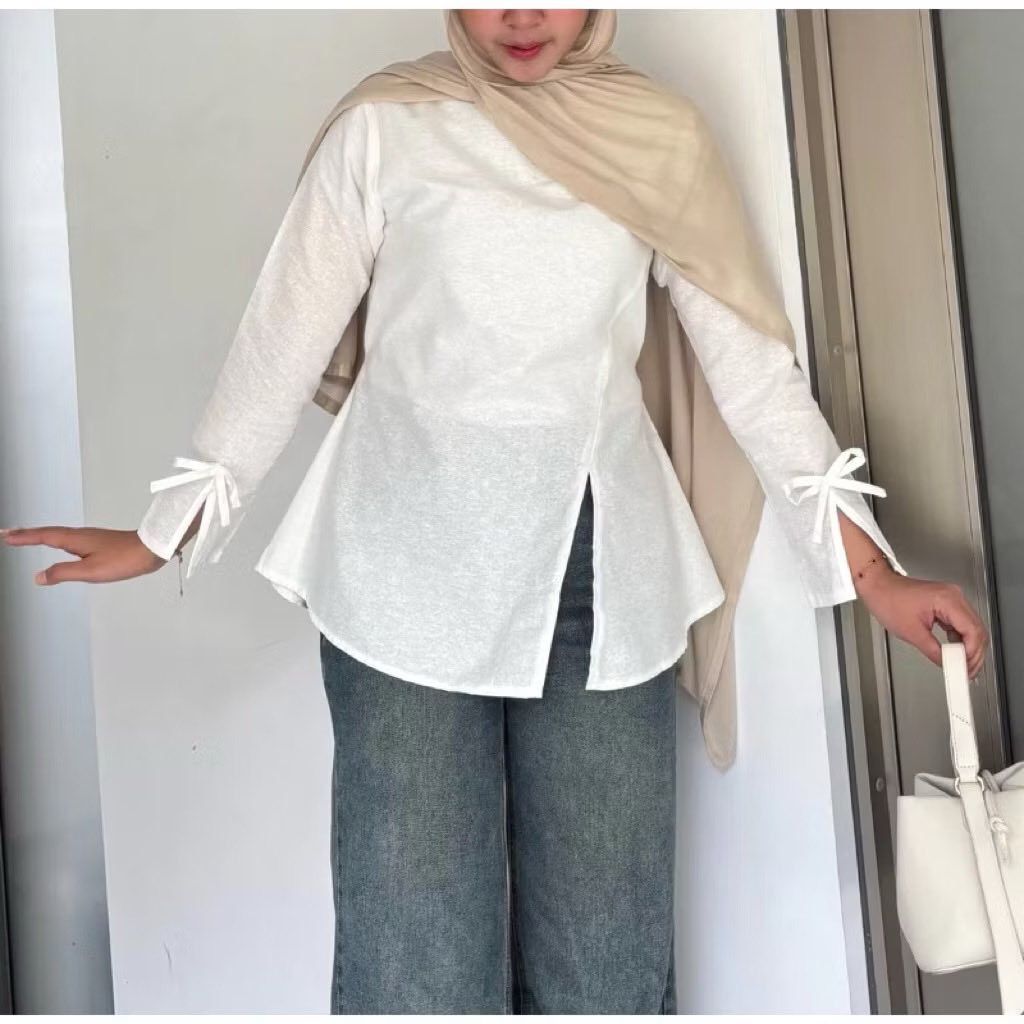 ShkJournall's tweet photo. @Zullalalaa Nih ka aku kasih beberapa rekomendasi blouse lucu lucu 
1. Link : https://t.co/IOBKIglGV4 

2. https://t.co/DzHnGfVsLR

3. https://t.co/kXSfJKeyWd https://t.co/w3oxBr3BQk