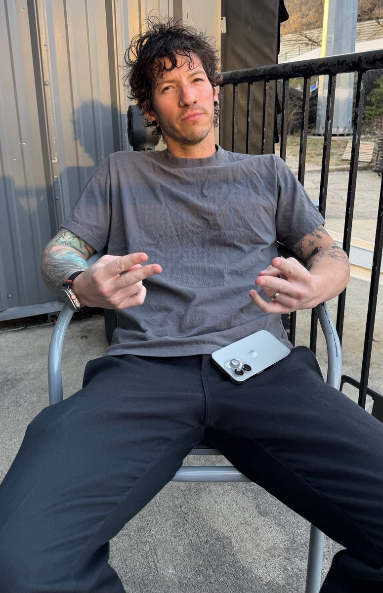 dilflertyler's tweet photo. he thinks he’s so cool 
(he is and he’s my boyfriend) https://t.co/eeWzu88uIG
