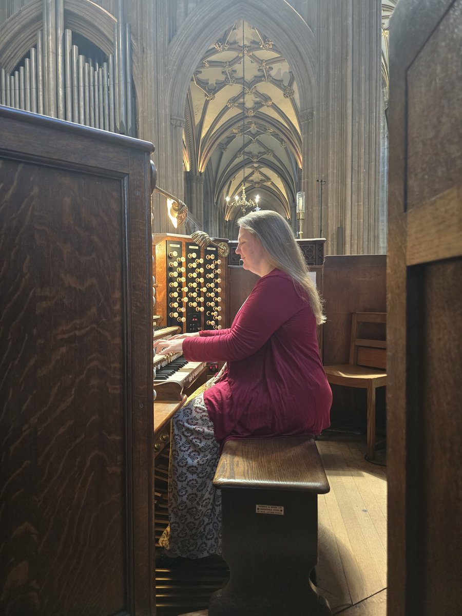 stmaryredcliffe's tweet photo. Meet Claire Alsop, our Organist &amp; Assistant Director of Music. She's bringing the pipe organ to life this Thursday at 1pm with a narrated family recital. FREE entry. Come for the music, stay to try the organ yourself. 🎹 #StMaryRedcliffe #BristolMusician https://t.co/UVpSkavwDx